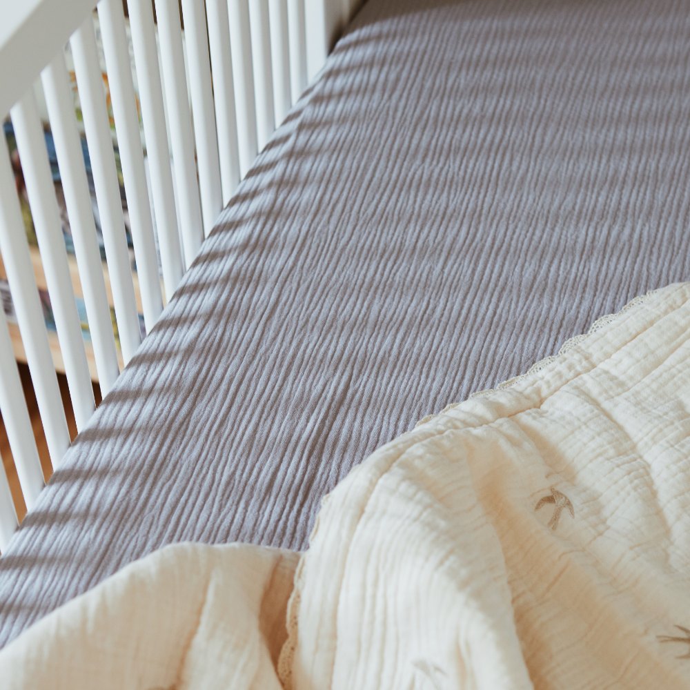 Tothemoon ☾ Tothemoon ☾ - Muslin fitted sheet - Handmade in Holland bedding Cloudy Grey / For baby crib (60x120 cm)