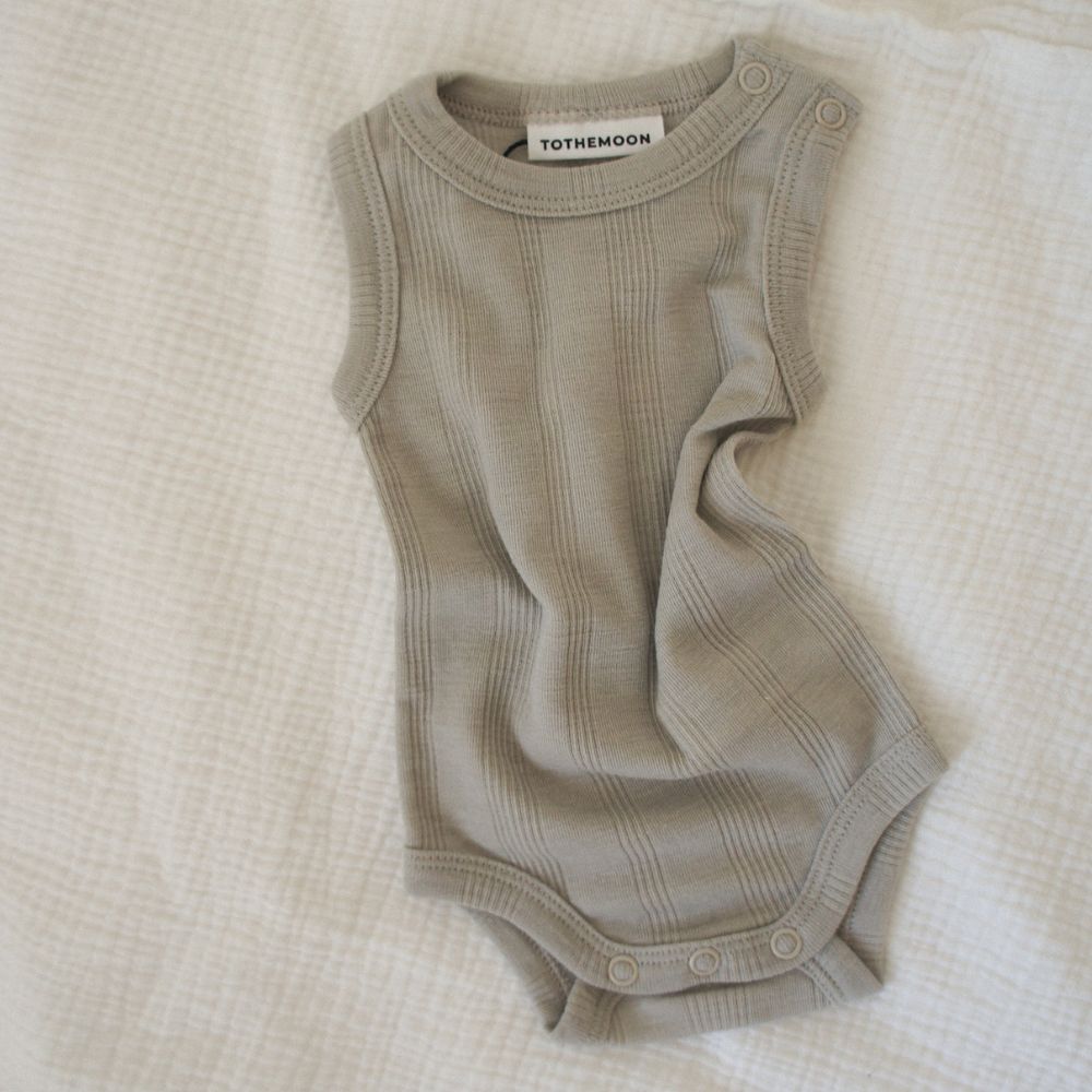 Tothemoon ☾ Tothemoon ☾ - Body - Sleeveless - Wool & silk - Needle pattern - Dove Clothing 50