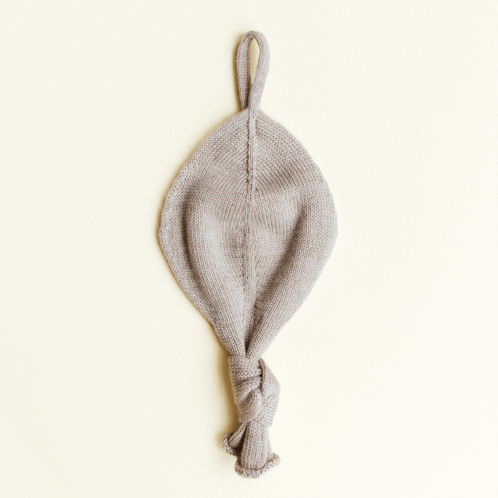 Hvid Hvid x Zoen voor Gust - Titi pacifier holder - 100% Merino wool - Sesame pacifier clip Default Title