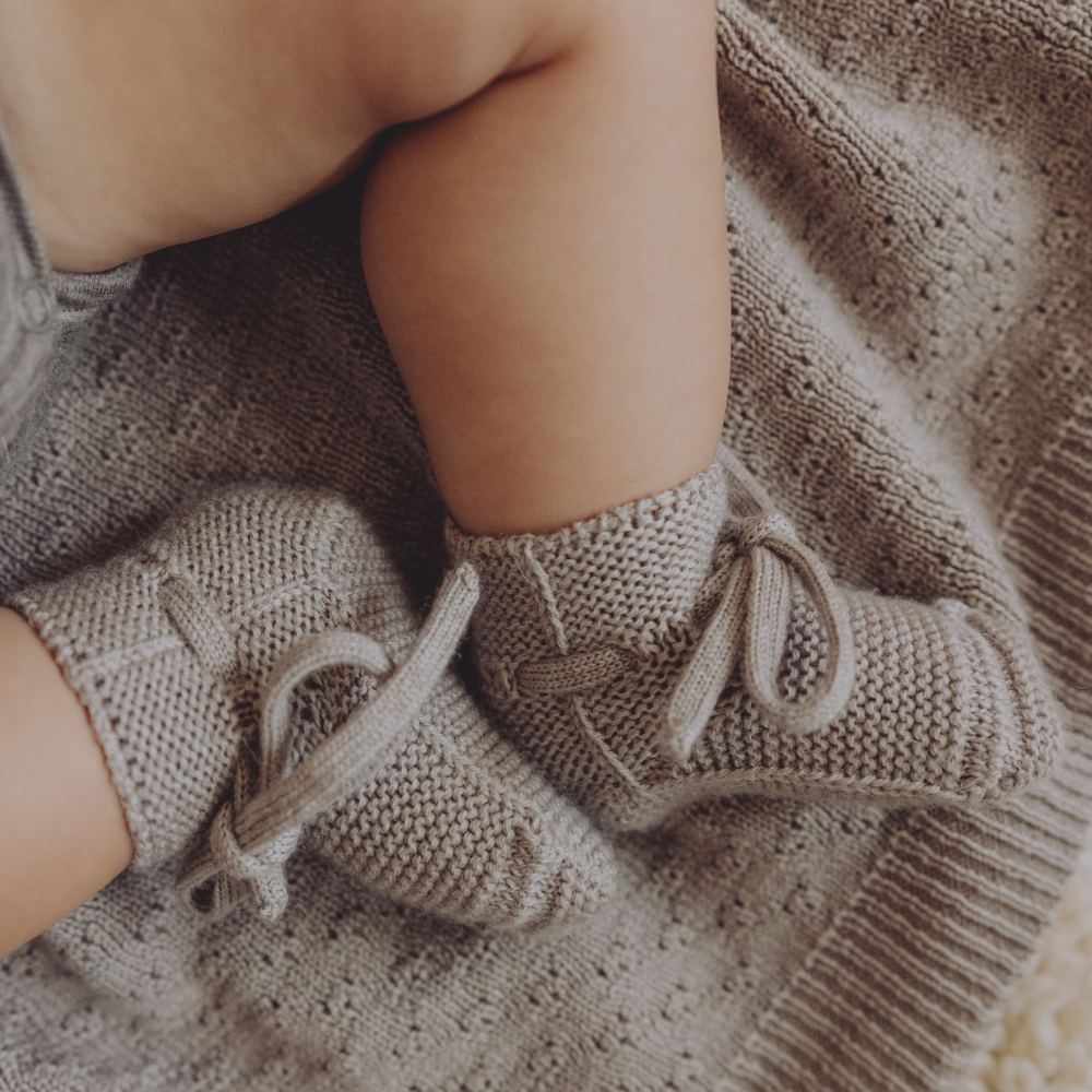 Hvid Hvid x Zoen voor Gust - Booties - 100% Merino wool - Sesame Booties 0-9m