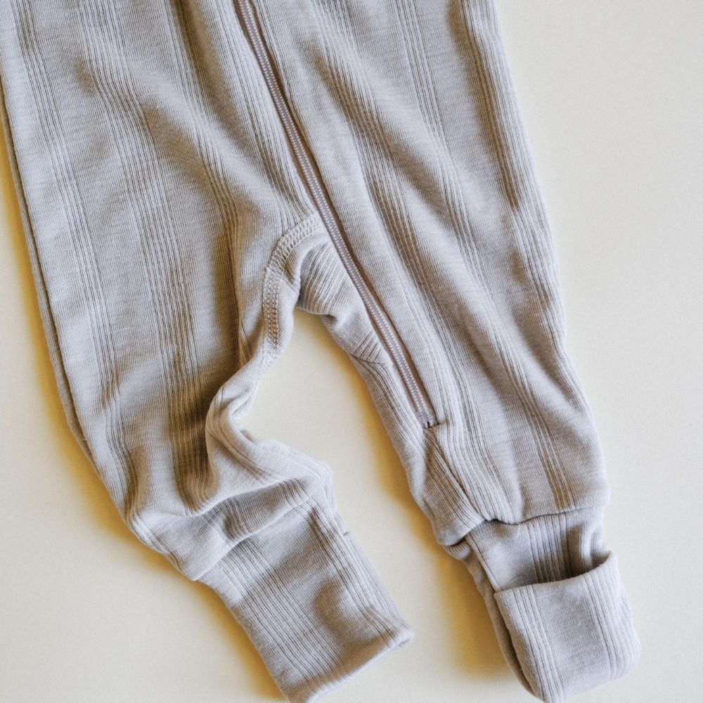 Tothemoon ☾ Tothemoon ☾ - Sleep suit - 2 in 1 Foot - With zipper - Wool & silk - Needle pattern - Dove Clothing 50
