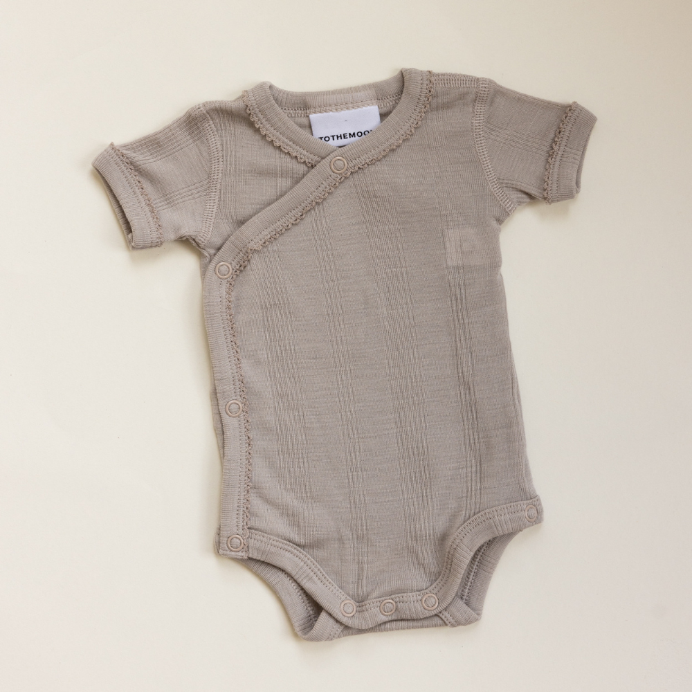 Tothemoon ☾ Tothemoon ☾ - Cross-over body - Short sleeve - Wool & silk - Needle pattern - Dove Clothing 50
