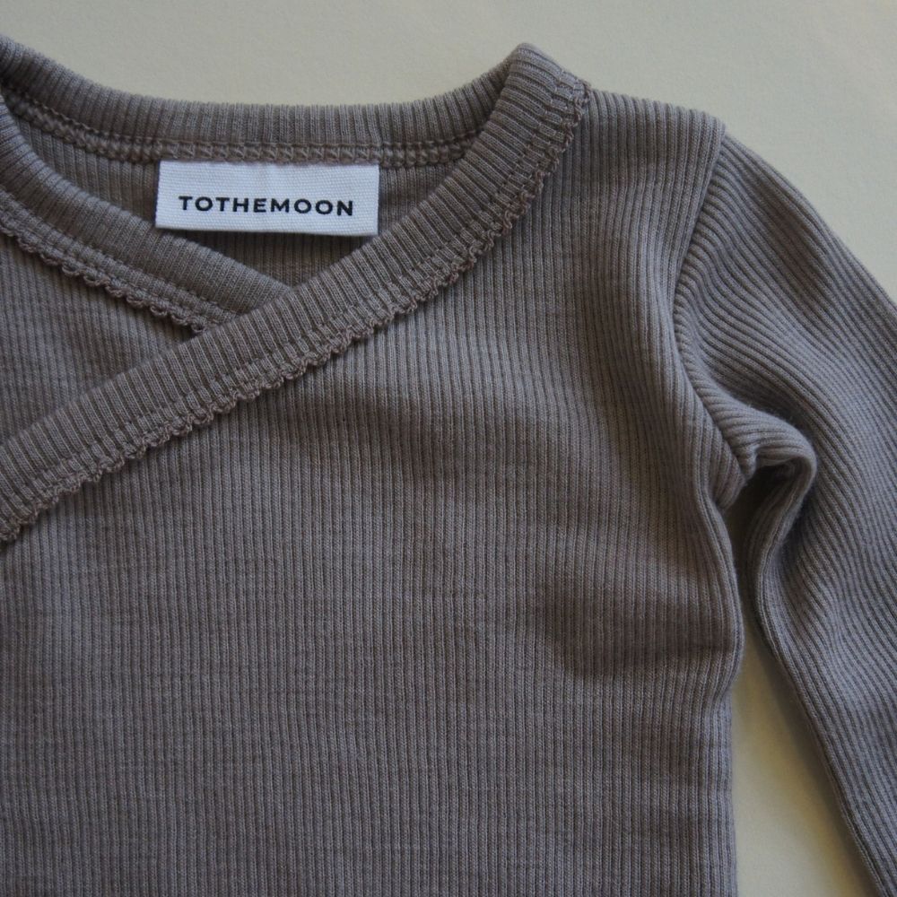 Cross-over body - Long sleeve - 100% Wool - Rib - Taupe