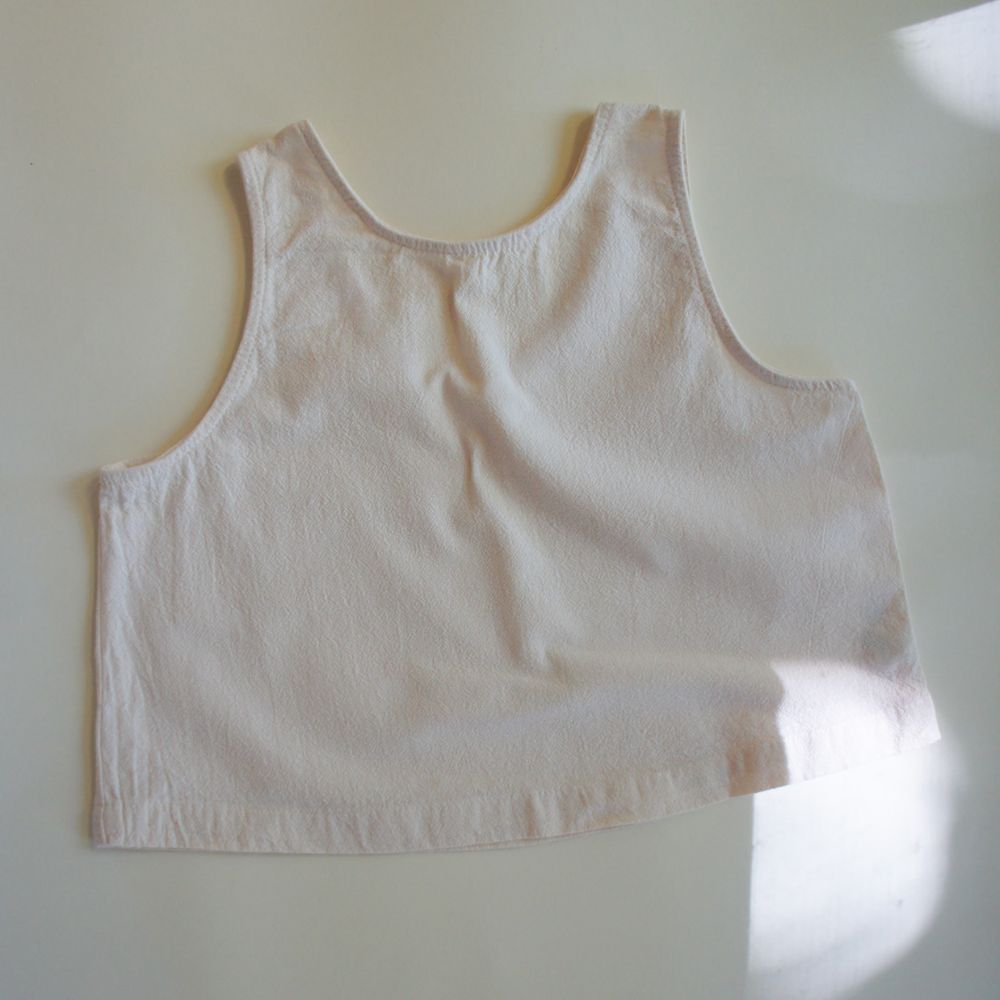 Tita top - V-shaped back - 100% Cotton - Handmade in Holland - Butter