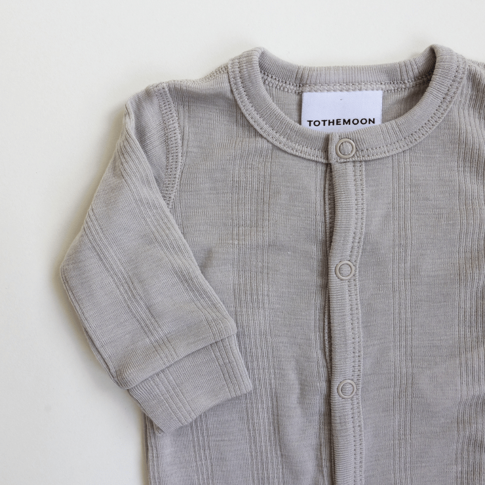 Tothemoon ☾ Tothemoon ☾ - Sleep suit - 2 in 1 Foot - Wool & silk - Needle pattern - Dove Clothing 50